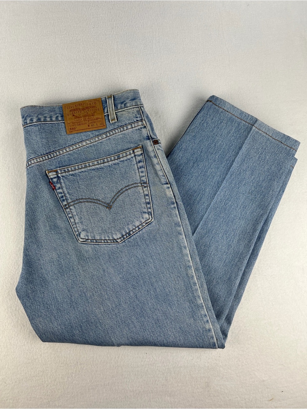 Vintage 90s Levis 550 Relaxed Fit Light Wash Denim Jeans Men’s Size 40x27 0199